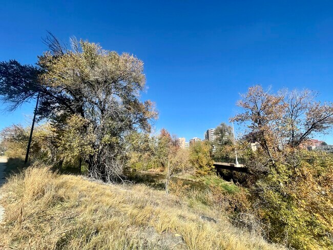 Building Photo - 3100 E Cherry Creek South Dr