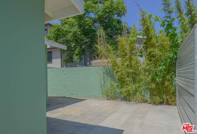 Building Photo - 2657-2657 Piedmont Ave