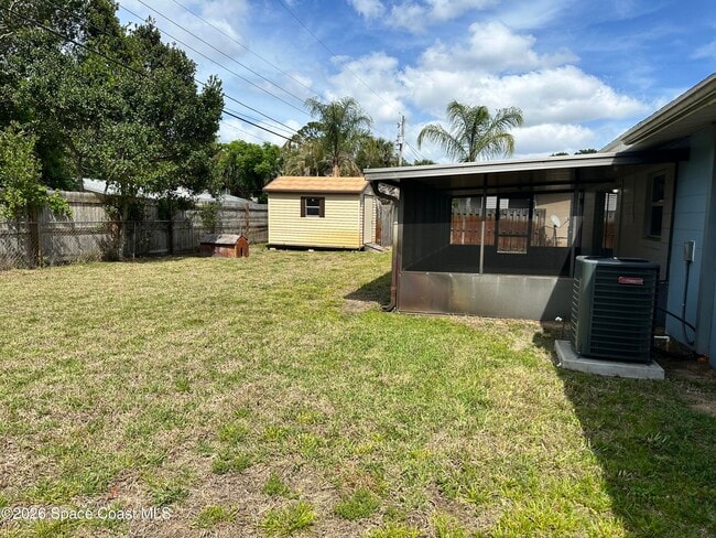 Building Photo - 680 Birchwood Ln