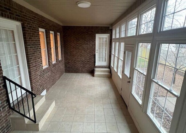 Building Photo - 2708 Pointe Ct