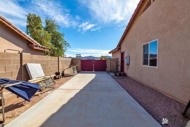 Building Photo - 10120 Galaxy Ave