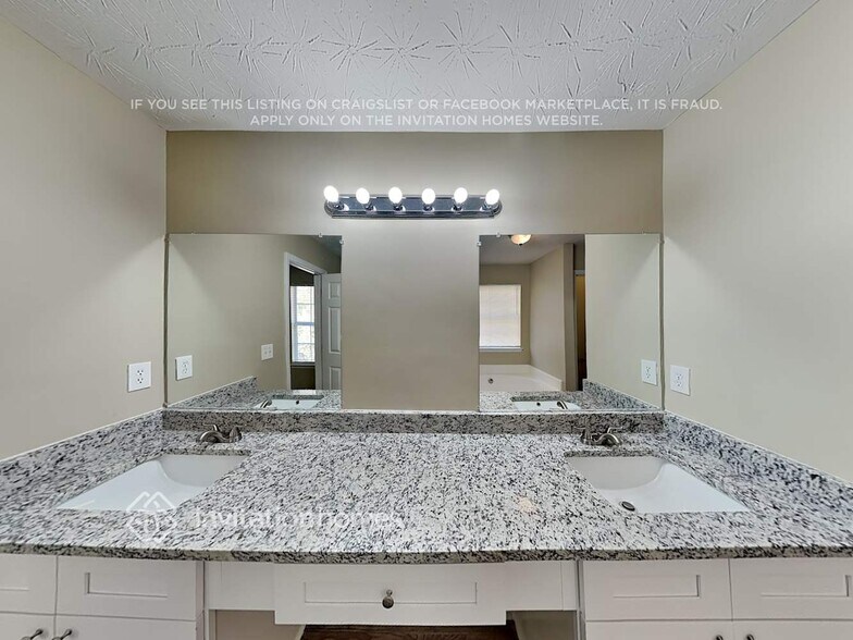 Building Photo - 1023 Lear Dr