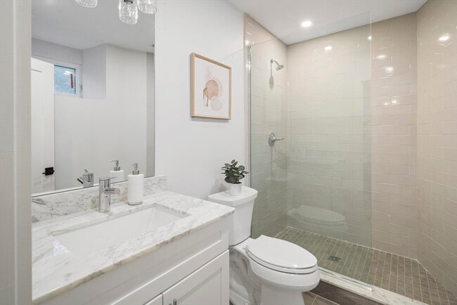 Building Photo - 315 Pearl St