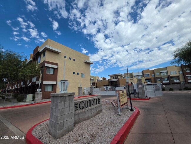 Building Photo - 6605 N 93RD Ave