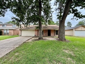 Building Photo - 5015 Glendower Dr