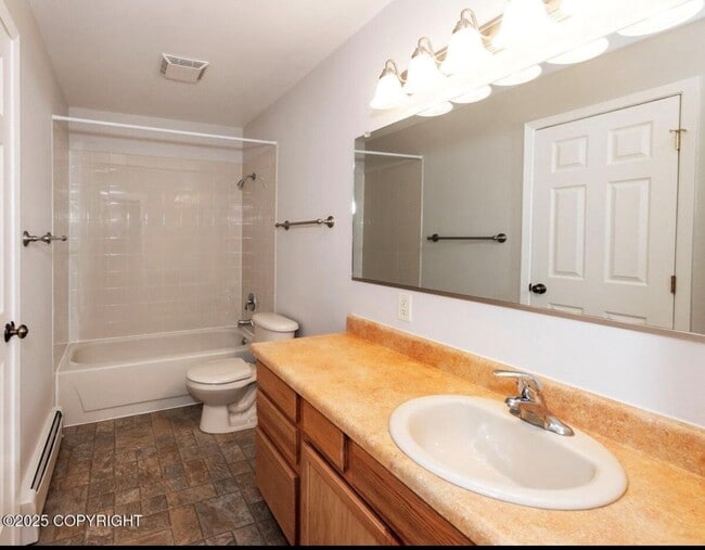 Building Photo - 7210 Bearfoot Dr