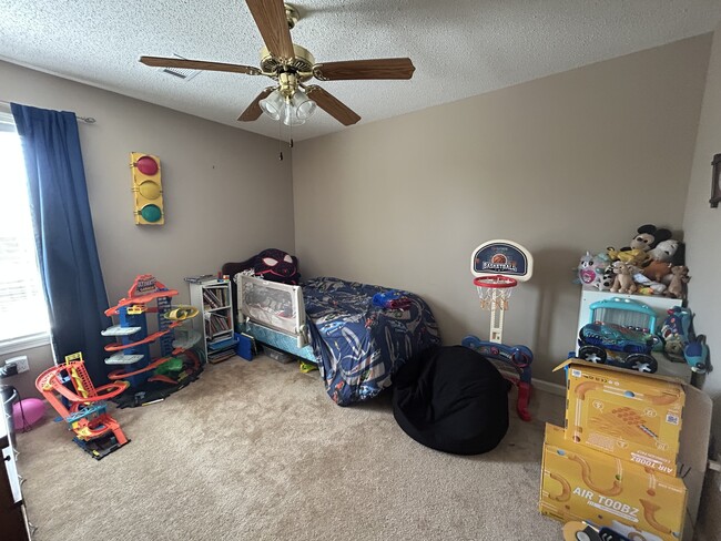 Building Photo - 105 Jamie Cove