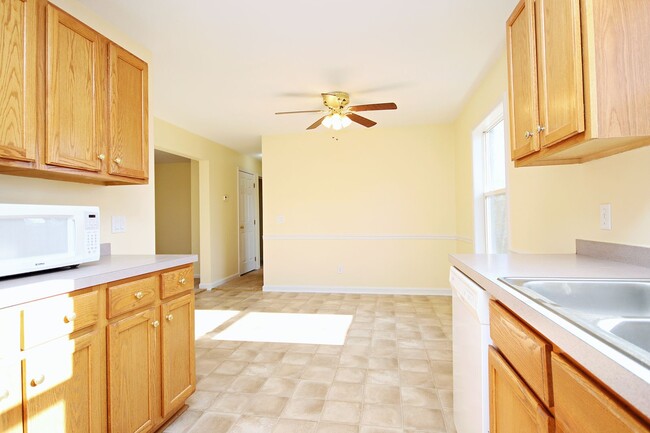 Building Photo - Pet-Friendly N.Albemarle Home on Over 2.5 ...