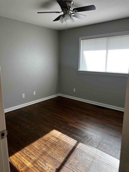 Building Photo - 156 Barksdale Dr