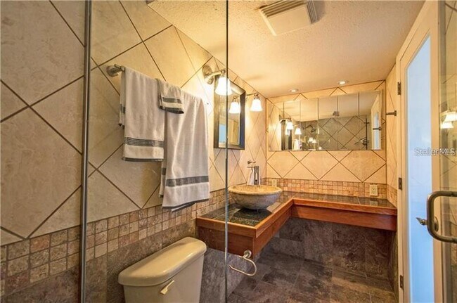 Building Photo - 540 Lindley Terrace