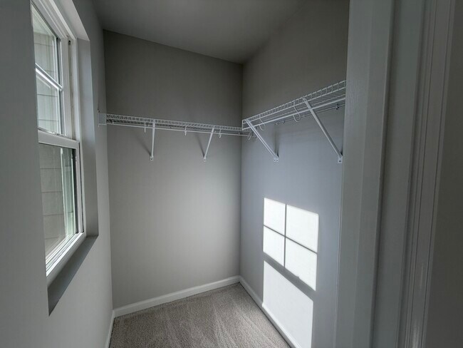 Building Photo - Carolina Springs 2