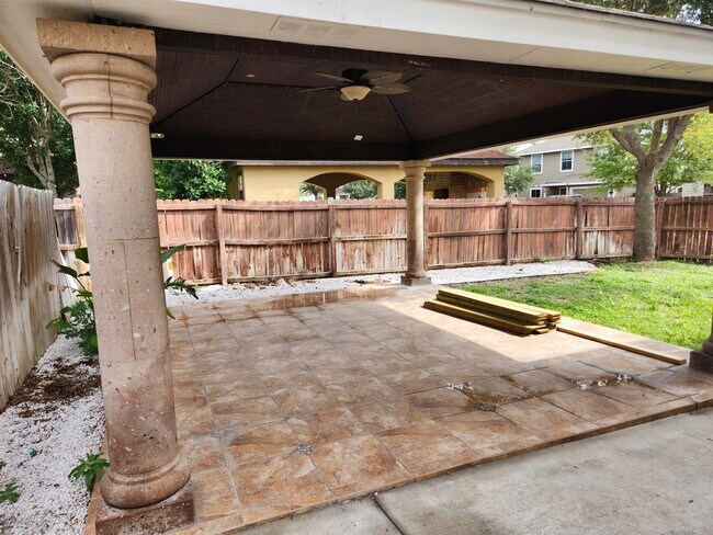 Building Photo - 1701 Port Lavaca St