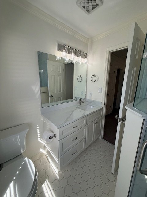 Building Photo - 343 S Church St