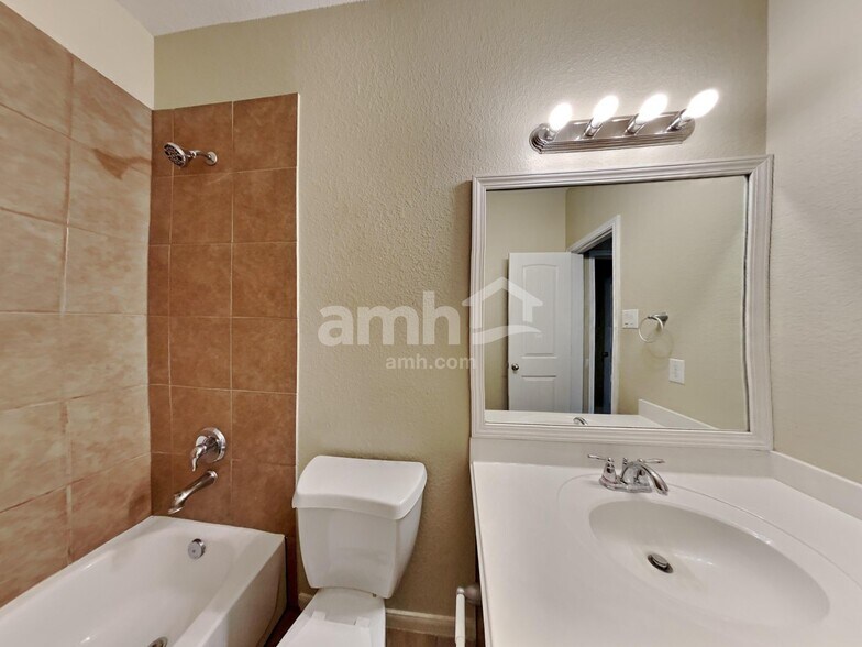 Building Photo - 15815 Egret Field Ln