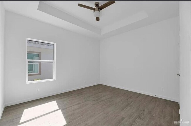 Building Photo - 10 Marcela Dr