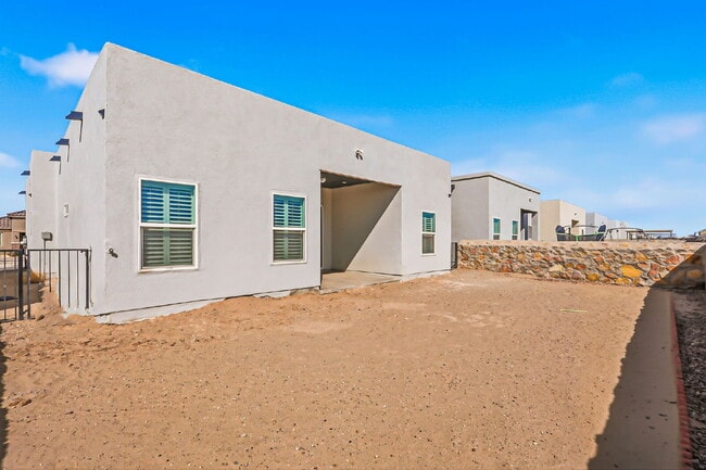 Building Photo - 13110 Emerald Isle St