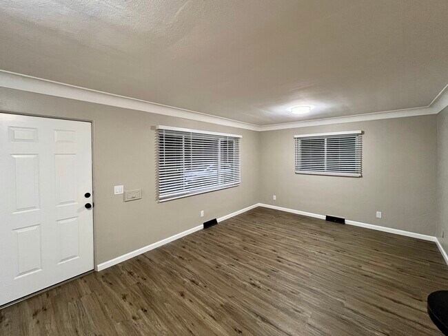 Building Photo - 3317 Bampton Ave