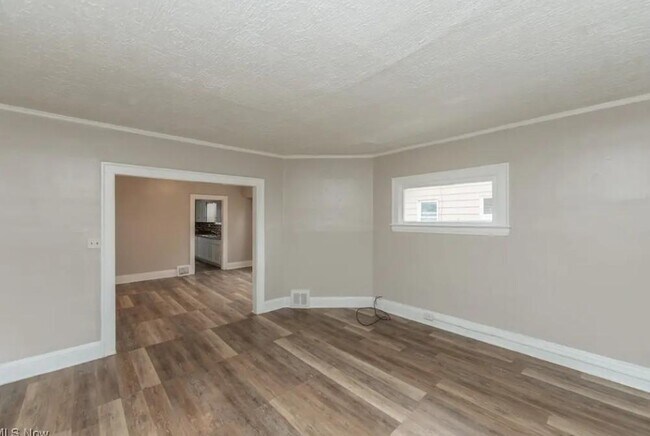 Building Photo - 3318 W 94th St