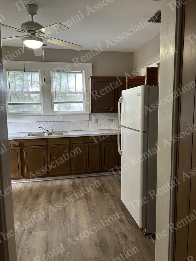 Building Photo - 201 S Farmerville St