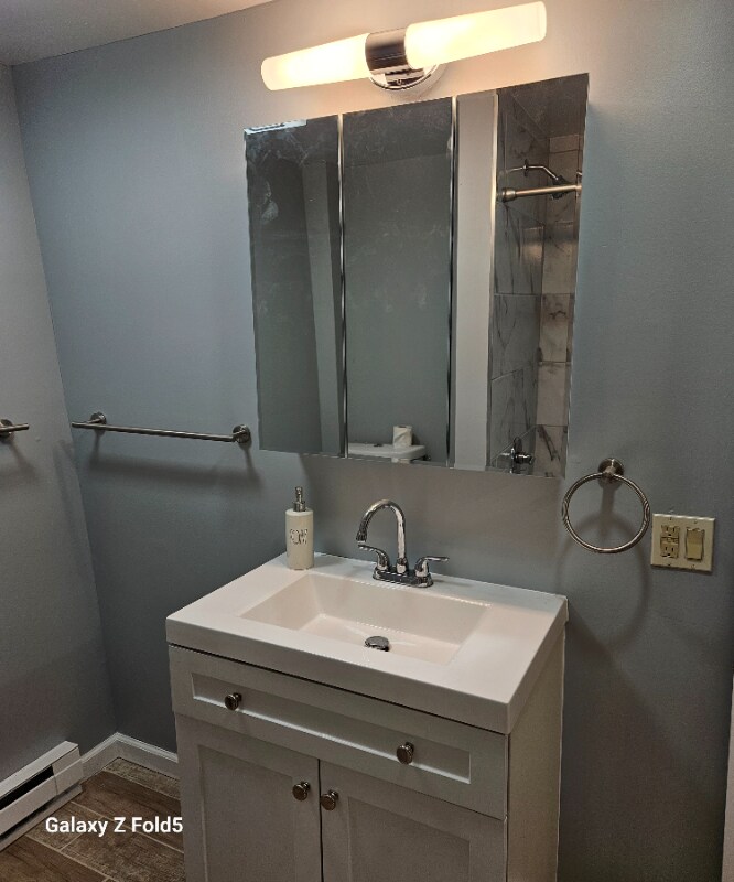 Building Photo - 833 N Valley Ave