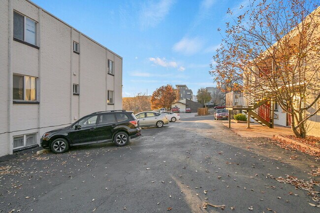 Building Photo - $1,320.95 with FIRST FULL MONTH'S FREE RENT  - 2 Bedrooms, 1 Bathroom, Condo in Denver with Cozy ...