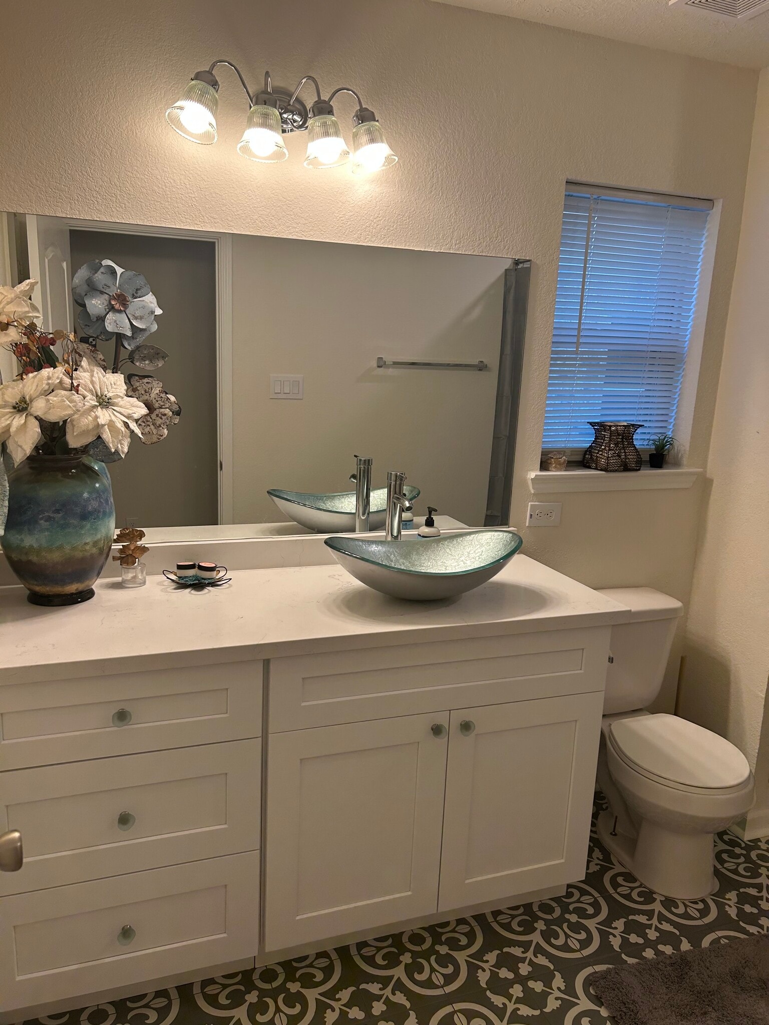 Secondary bathroom - 1112 Clonmore Ct