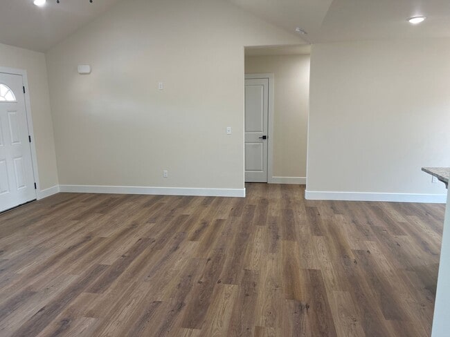 Building Photo - Stunning Newly Built 3-Bedroom, 2-Bath Home in Tahlequah, OK!