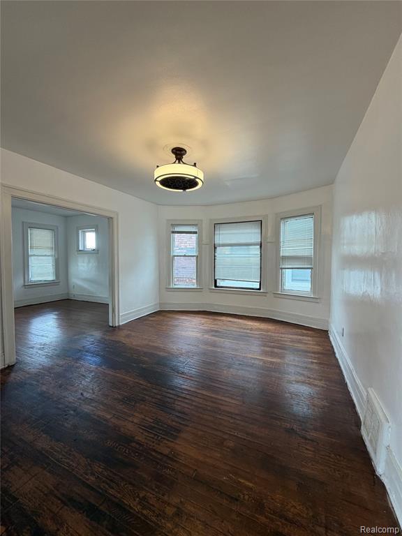 Building Photo - 1441 W Euclid St