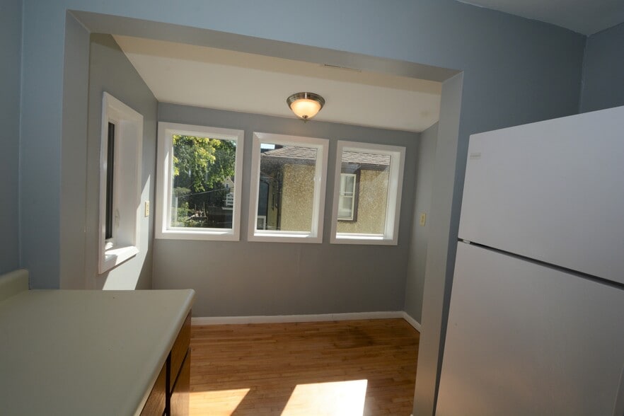 Dining room - 1100 15th Ave SE