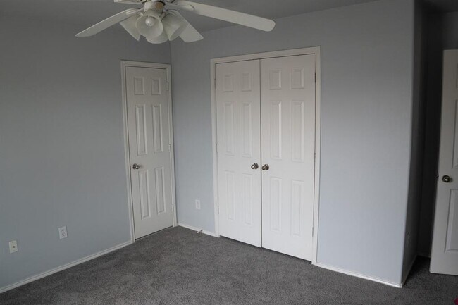 Building Photo - 8727 Cedar Walk Dr