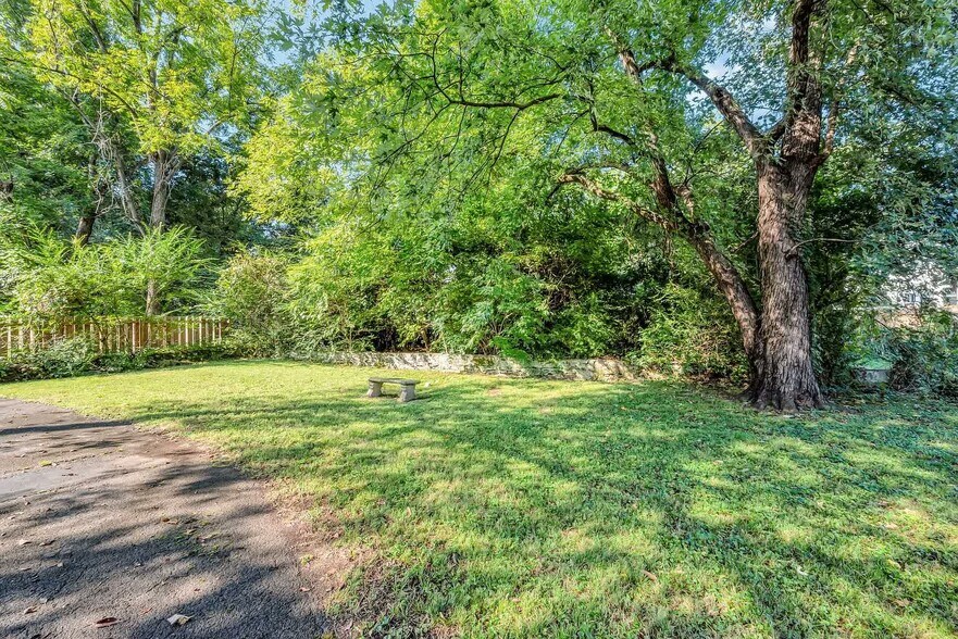 Building Photo - 6231 Henry Ford Dr