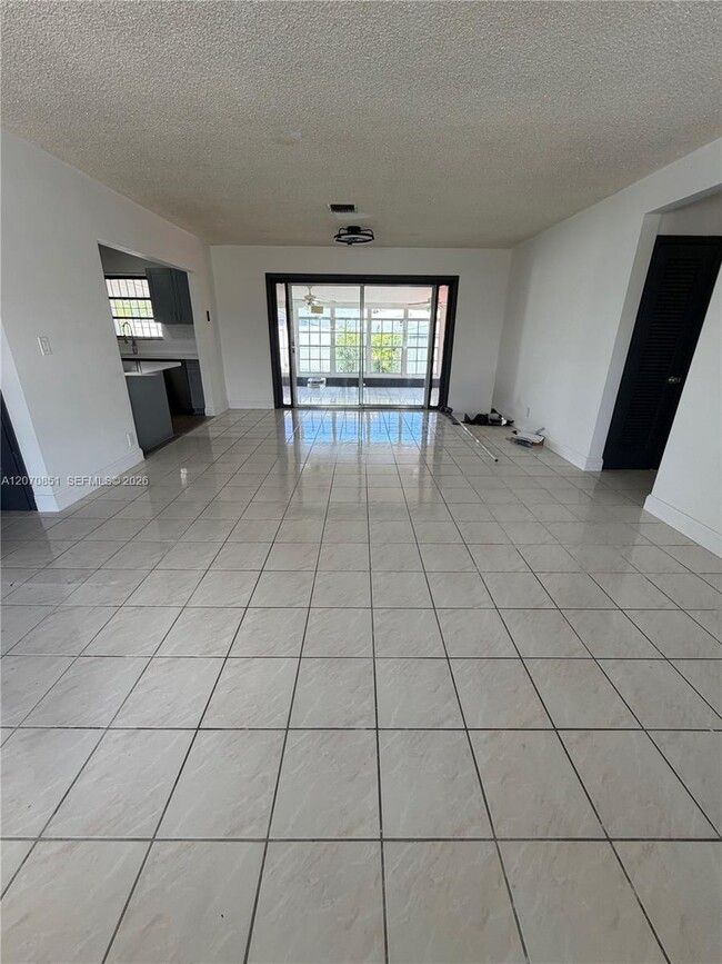 Building Photo - 4175 SW 87th Ave