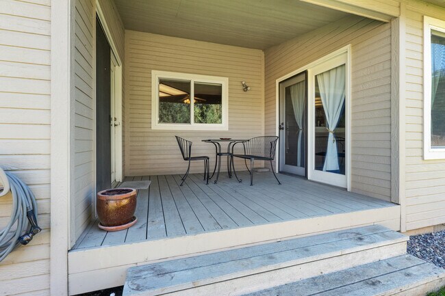 Building Photo - 10490 W Wildrose Ct