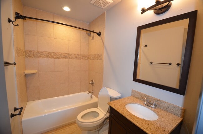 Building Photo - 3bed/2bath Condo, 10 minutes from Breck! Y...