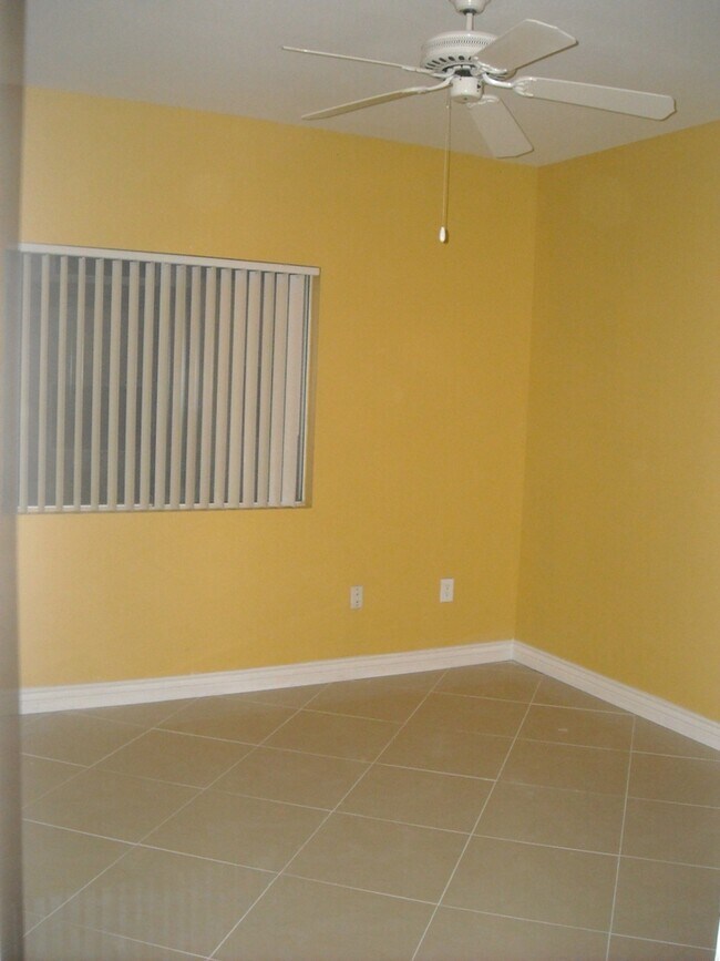 Building Photo - 11375 E Sahuaro Dr