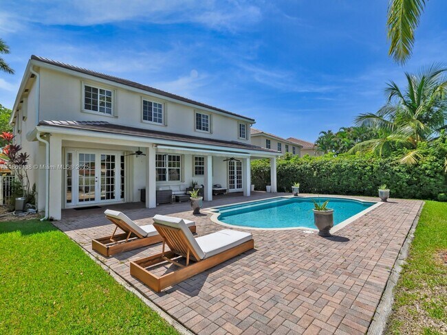 Building Photo - 4400 Fox Ridge Dr