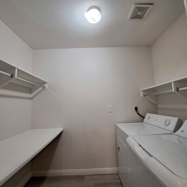 Building Photo - Spacious, Stylish Living in a Guard-Gated West Las Vegas Community in The Lakes with Resort-Style...