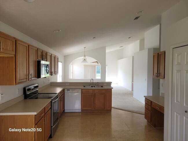 Building Photo - FOR RENT!! CHARMING AND COZY 3 BEDROOM 2 B...