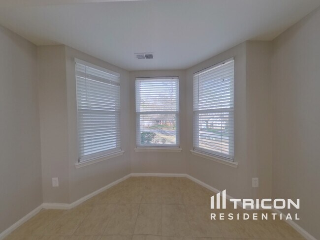 Building Photo - 1825 Golden Heights Ct