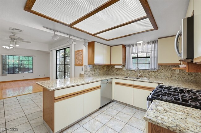 Building Photo - 5240 Las Cruces Dr