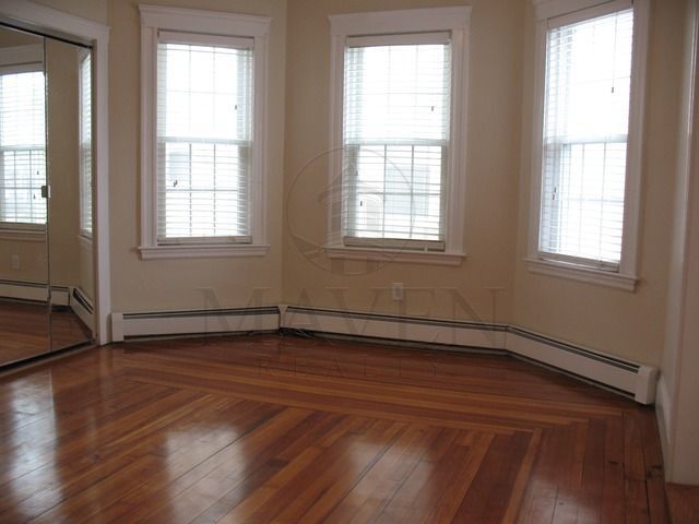 Building Photo - 835 Fellsway