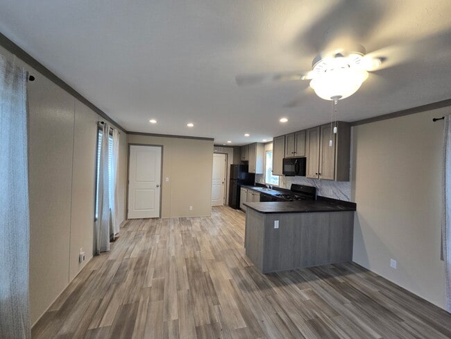 Building Photo - 3541 Wayside Terrace