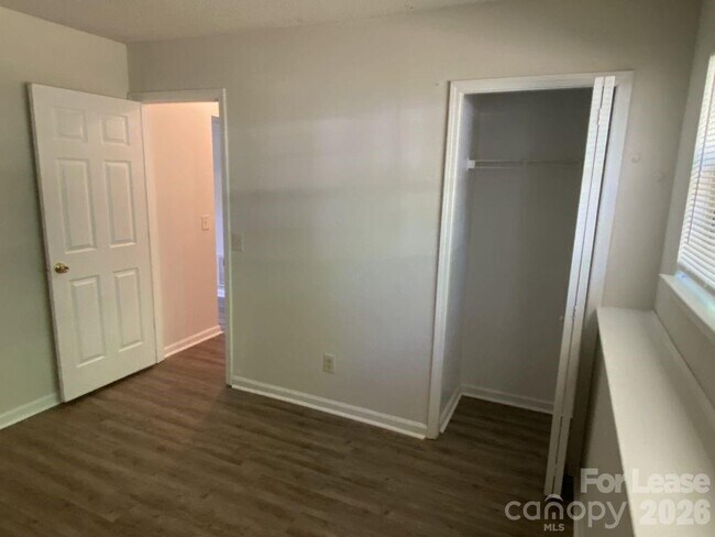 Building Photo - 3122 Periwinkle Ct