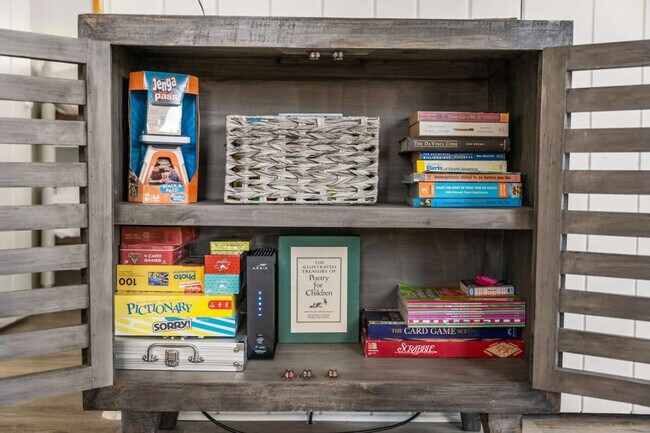 Building Photo - 71 Church St