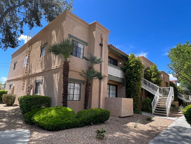 Building Photo - 5118 S Jones Blvd