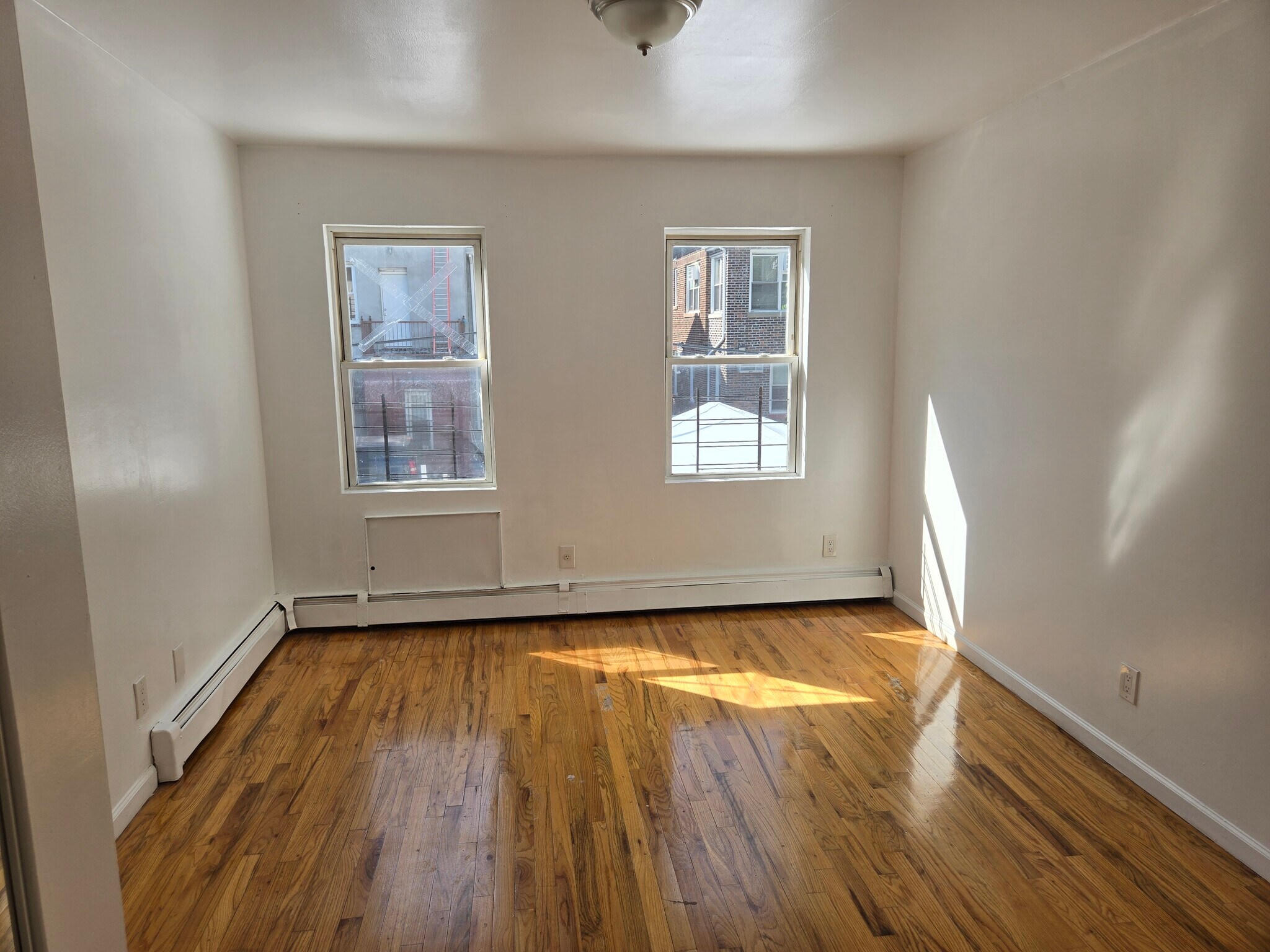Building Photo - 1733 Montgomery Ave