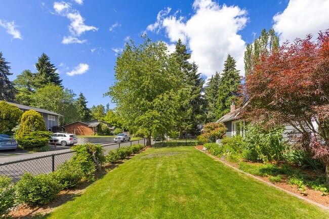 Building Photo - 3Bd/1.5Ba Kirkland Home