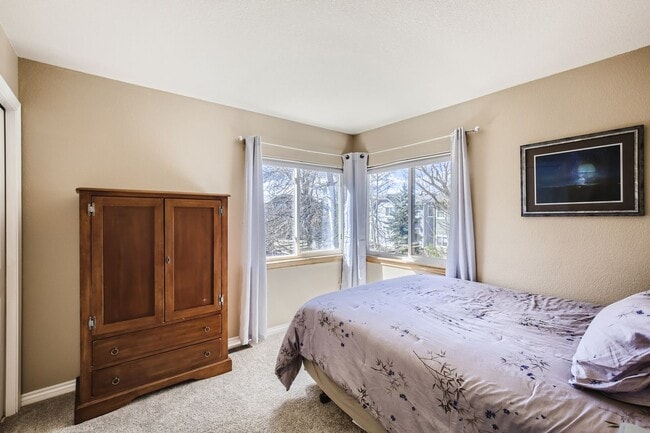 Building Photo - Spacious 4 BDR Longmont Home