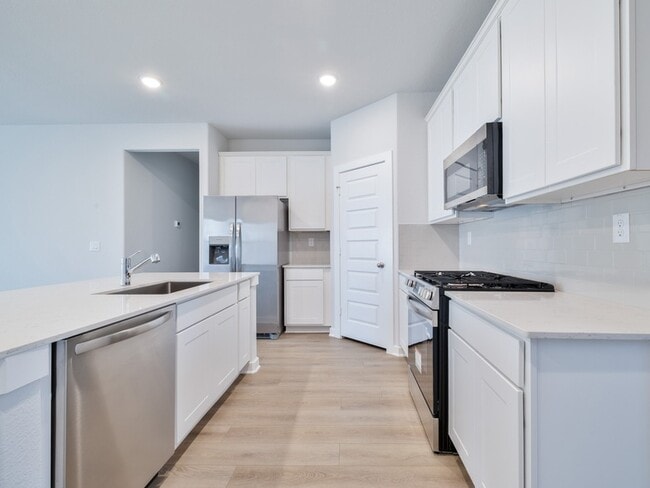 Building Photo - 8583 Blueberry Ash St