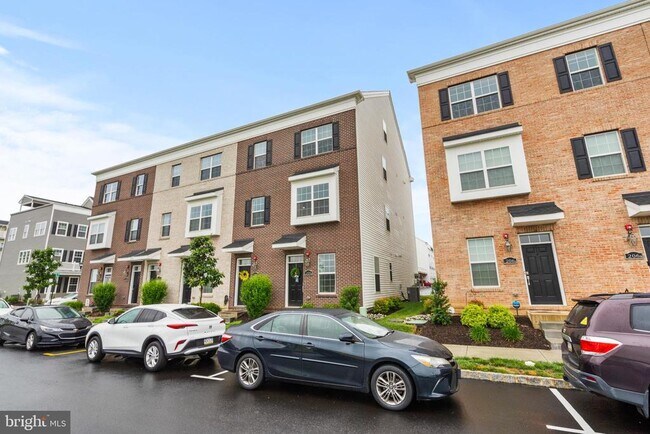 Building Photo - 204B Dock St